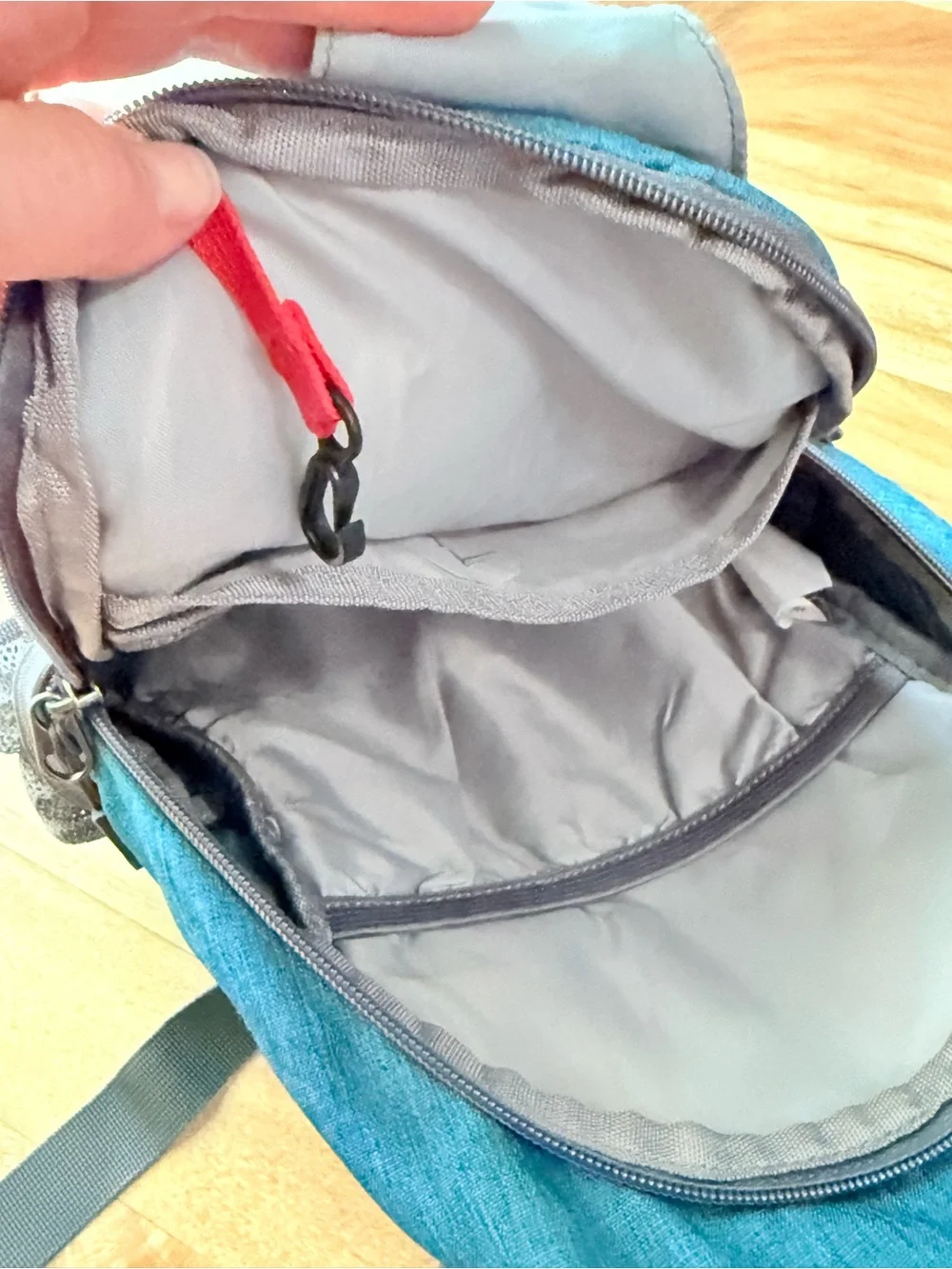 WATERFLY Sling Backpack Teal Crossbody Chest Bag Travel Hiking Daypack Unisex
